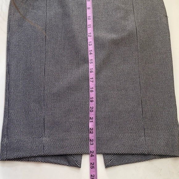 EXPRESS PENCIL SKIRT, SIZE 2, black and white polka dot. - Picture 7 of 9